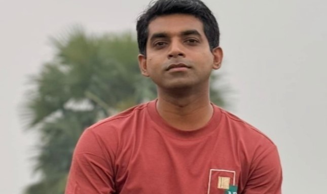 কুমিল্লায় কাস্টমস কর্মকর্তা খুন, মরদেহ মিলল ফুটপাতে